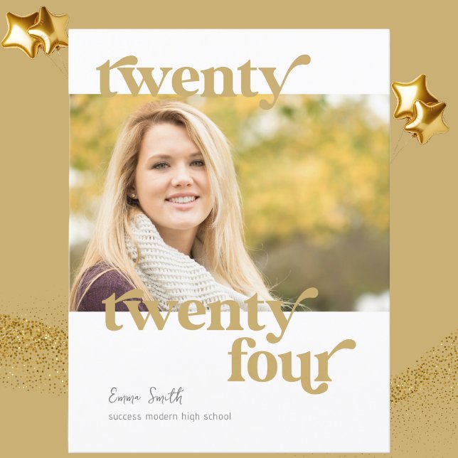Personlig Modern Class of 2024 Photo Studenten Vykort (Celebrate and honor your graduate with this modern looking graduation announcement. )