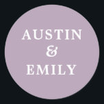 Personlig Modern Lavender Bröllop Runt Klistermärke<br><div class="desc">Kolla in de här söta moderna klistermärkena för bröllop. De har en söt färg-bakgrund, ett sött skript och anpassade namn för bruden och brudgummen att lägga till sitt eget namn. Anpassa texten som du vill för att matcha ditt bröllop-vibe. Perfekten för alla bröllop behöver produkter som tack, klistermärken, kuvertförseglingar... ...</div>