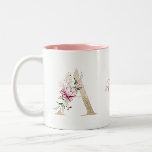 Personlig monogram guld bokstav A rosa blommor Två-Tonad Mugg (Vänster)