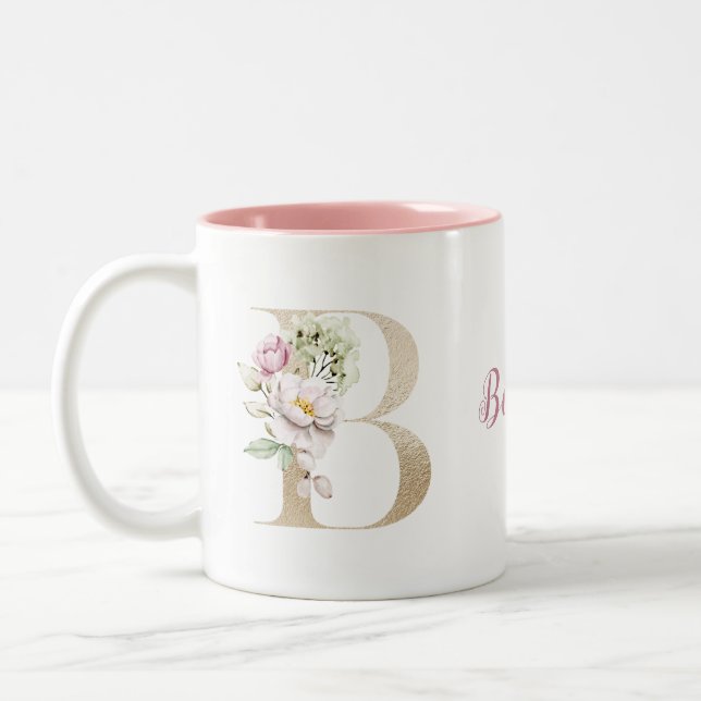Personlig monogram guld bokstav B rosa blommor  Två-Tonad Mugg (Vänster)