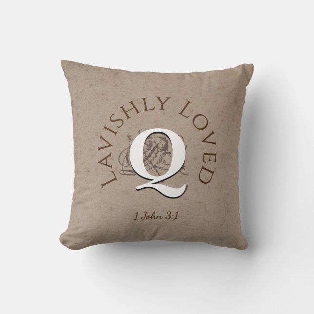 Personlig Monogram LAVISHLY LOVED Christian Kudde (Framsida)