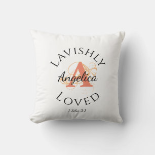 Personlig Monogram LAVISHLY LOVED Peach Kudde
