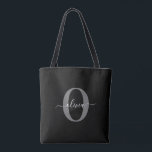 Personlig Monogram Namn Black White Grått Tygkasse<br><div class="desc">Den här elegantens monogram- och snyggt-manusförfattaren namn kan ges som en gåva till en födelsedag, bröllop, möhippa, årsdag, Mors dag eller vilken tillfälle som helst. Det kan vara personlig med människans initialtid och namn. Du kan ändra teckensnitt, teckensnitt färg, storlekt teckensnitt och bakgrund färg med Verktyg i Design. Teckensnittet storlekt...</div>
