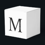 Personlig monogram och namn Favor Box Presentaskar<br><div class="desc">Personlig monogram och namn Design
innehåller personlig monogram och namn i klassisk serif-teckensnittsstil.

Perfekt för bröllop,  högtid,  familjeåterträff och för alla speciella tillfällen.</div>