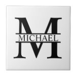 Personlig Monogram och Namn Kakelplatta<br><div class="desc">Personlig Monogram och Namn-gåvor med personlig monogram i klassiskt serif font stil med box av namn i mitten av monogram. Perfekt som dekoration i hemmet,  hembiträden,  helgdag för familjen,  nygifta och mycket annat.</div>