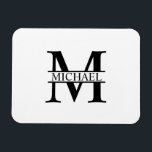Personlig Monogram och Namn Magnet<br><div class="desc">Personlig Monogram och Namn-gåvor med personlig monogram i klassiskt serif font stil med box av namn i mitten av monogram. Perfekt som dekoration i hemmet,  hembiträden,  helgdag för familjen,  nygifta och mycket annat.</div>