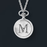 Personlig Monogram och Namn Pocket Watch Armbandsur<br><div class="desc">Personlig Monogram och Namn Gift har personlig monogram och namn i klassiskt serif font stil. Perfekt som fars dag-gåvor till pappa,  gåvor till marskalkar och vid särskilda tillfällen. Observera att marmordetaljer simuleras i teckningen. Ingen egentlig marmor kommer att användas i produktens skapar.</div>