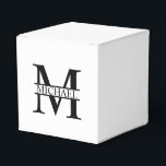 Personlig Monogram och Namn Presentaskar<br><div class="desc">Personlig Monogram- och Namn-presentationer med personlig monogram och namn i klassiskt serif font stil. Perfekt som fars dag-gåvor till pappa,  gåvor till farfar,  make,  brudgumm,  bäste man,  marskalkar och annat.</div>