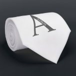 Personlig Monogram och Namn Tie Slips<br><div class="desc">Personlig Monogram och Namn Gift har personlig monogram och namn i klassiskt serif font stil. Perfekt som fars dag-gåvor till pappa,  gåvor till marskalkar och vid särskilda tillfällen.</div>