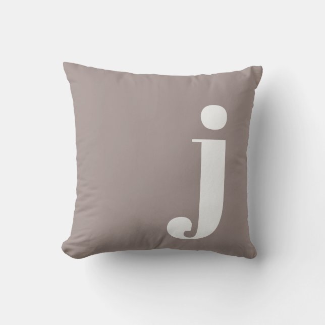 Personlig monogram stilfull jordnära initial taupe kudde (Framsida)