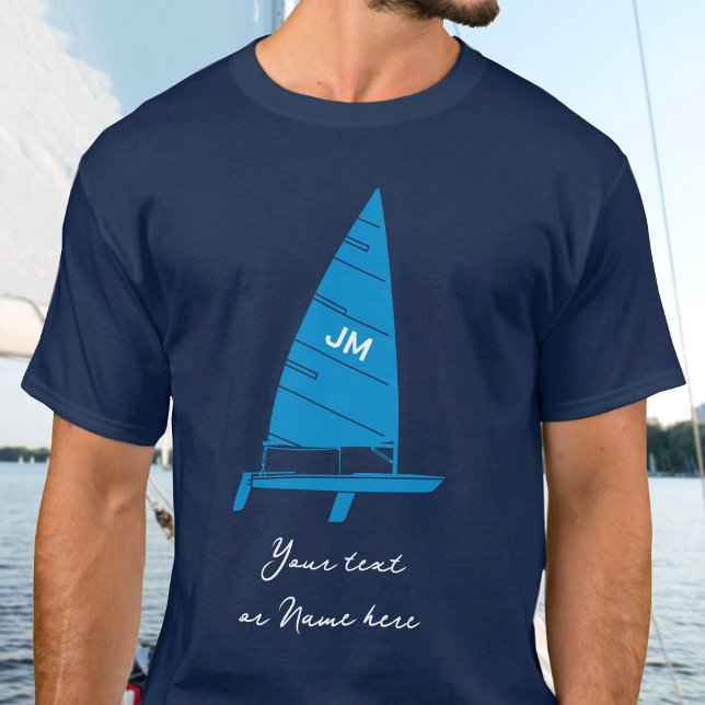 Personlig Monogram Text Sailboat Tävla Navy T Shirt (Skapare uppladdad)