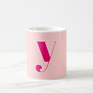 Personlig monograminitial i rosa och fuchsia kaffemugg