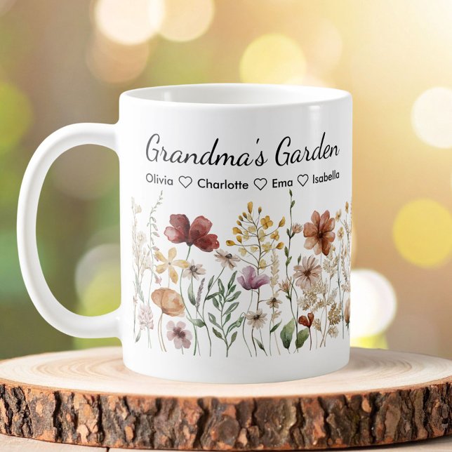 Personlig Mormors Vackra Vildblomstrande Trädgård Kaffemugg (In situ)