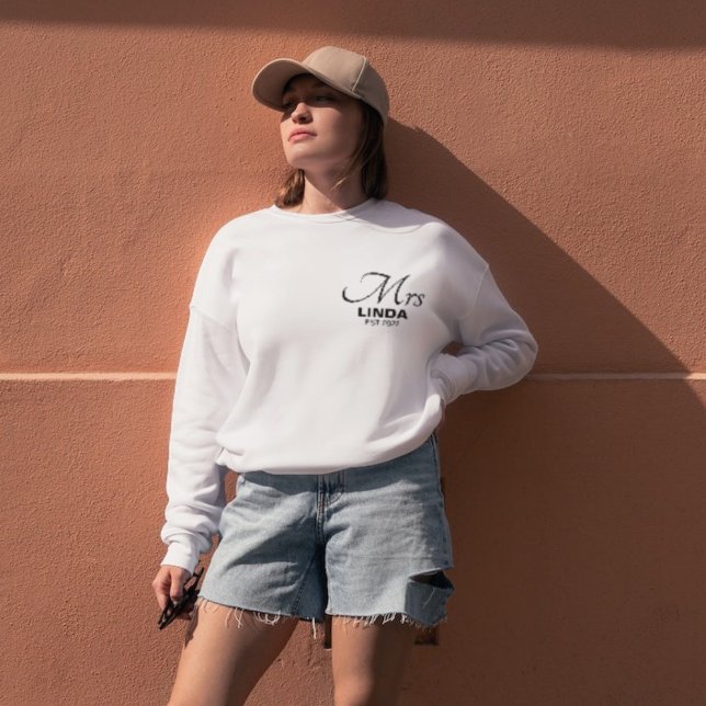 Personlig Mrs. med namn, Förlovning, brud Swea T Shirt (Skapare uppladdad)