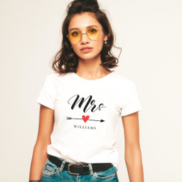 Personlig Mrs. with Heart and Arrow T Shirt