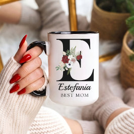 Personlig mugg med blommönster och initialer - per