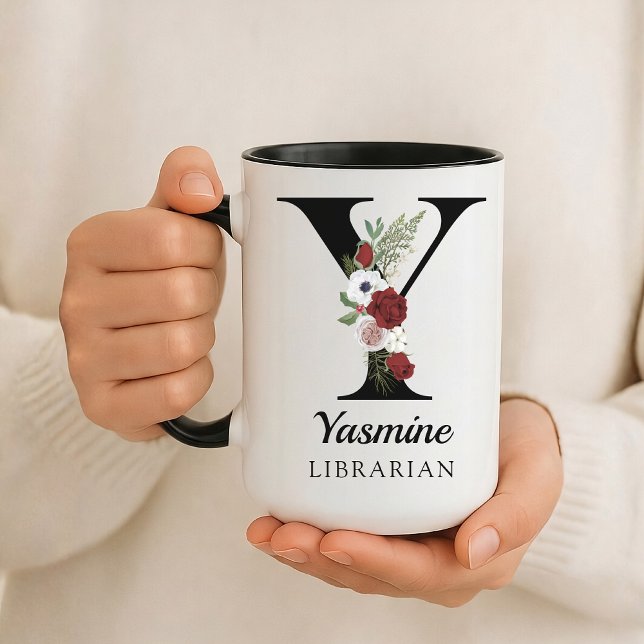Personlig mugg med initialer för bibliotekarie (Personalized Monogram Floral Alphabet Mug for Mom, Grandma, Teacher, Nurse, Lawyer or Bridesmaid)