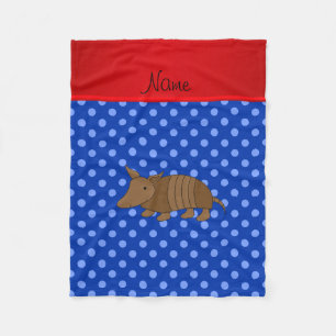 Personlig namn armadillo blue polka dots fleecefilt