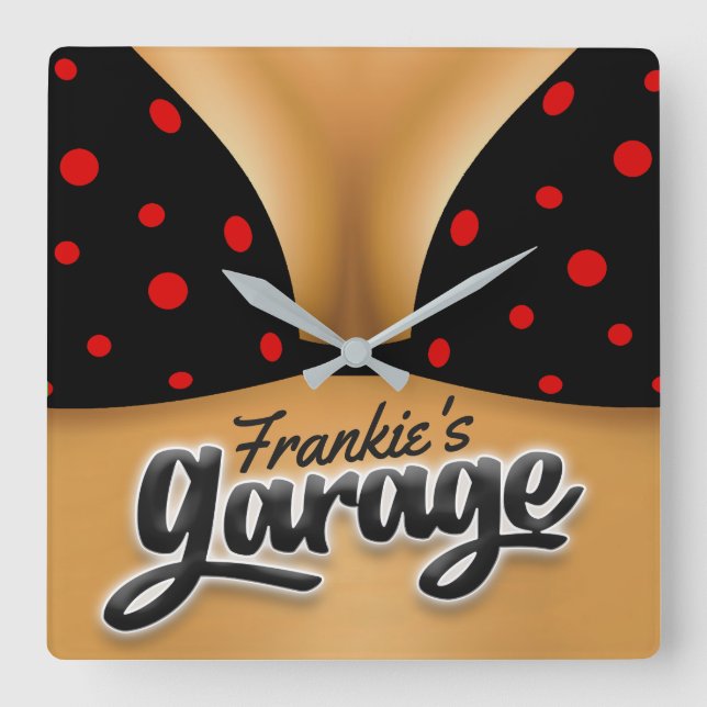 Personlig NAMN Bikini Babe Girl Man Cave Garage Fyrkantig Klocka (Framsida)
