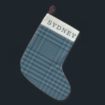 Personlig Namn Classic Blue Retro Glen Play Liten Julstrumpa<br><div class="desc">Den här klassiska blå plattformen, parad med fetstilt personlig, ger en tidlös och elegantens beröring till valfri fräckt dekoration. Den underskattade blåblå tonen mönster erbjuder en minimalistisk men traditionell helgdag, perfekt för att skapa en mysigt och välkomnande atmosfär. Perfekt för dem som uppskattar subtil, klassisk helgdag stilar med en personlig...</div>
