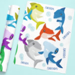 Personlig Namn Cute Little Sharks Presentpapper<br><div class="desc">Den här designen kan vara personlig i det område som tillhandahålls genom att ändra fotot och/eller text. Du kan också anpassa den genom att klicka för att anpassa ytterligare alternativ och ta bort eller ändra färg i bakgrunden, lägga till text, ändra texten färg eller stil eller ta bort texten för...</div>