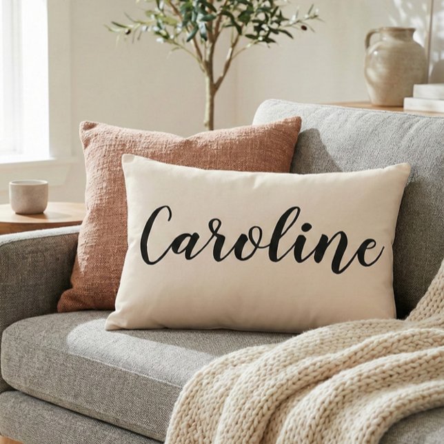 Personlig Namn Elegant Cream Minimalist-skript Prydnadskudde (Skapare uppladdad)