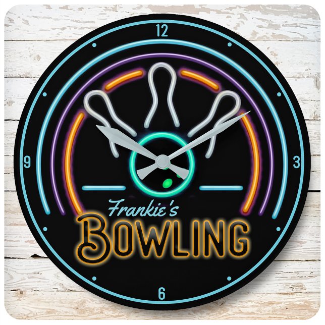 Personlig NAMN Faux Neon Bowling Ball Stift Rund Klocka (Skapare uppladdad)