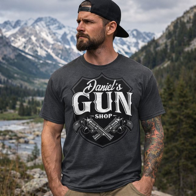 Personlig NAMN Gamla revolvers Gun Shop-skjutvapen T Shirt (Skapare uppladdad)