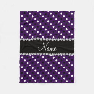 Personlig namn lila svartvit polka dots fleecefilt
