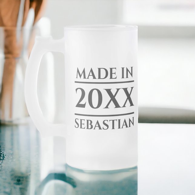 Personlig Namn Made in Year Frostat Ölglas (Personalized Name Made in Year Frosted Glass Beer Mug from Ricaso. Great birthday gift idea)