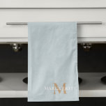 Personlig Namn Monogram Kökshandduk<br><div class="desc">Modern,  elegant- och trendig kökshandduk med beigefärgad monogram och vit namn-typografi är här i dammig blå. Du kan anpassa färg efter eget val</div>
