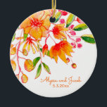 Personlig Namn Orange Blommigt Bröllop datum Julgransprydnad Keramik<br><div class="desc">Fira en speciell bröllopsdag med den här personligen keramiska prydnadsföremål med en vacker blommigt för orange och egna namn med bröllop-datum. Perfekt som en keepy för nyfödda eller som en tankfull gåva till ett par, lägger denna prydnad till lite elegans och känsla till helgdag dekoration. Vare sig de visas på...</div>