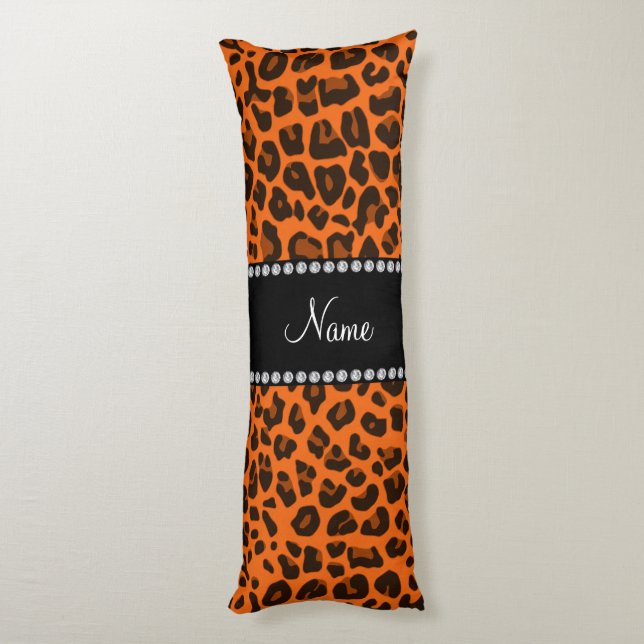 Personlig namn orange leopard mönster kroppskudde (Baksidan (Vertikal))
