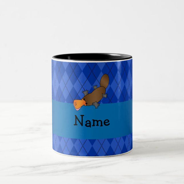 Personlig namn platypus blå argyle Två-Tonad mugg (Center)