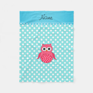 Personlig namn rosa uggla blue polka dots fleecefilt