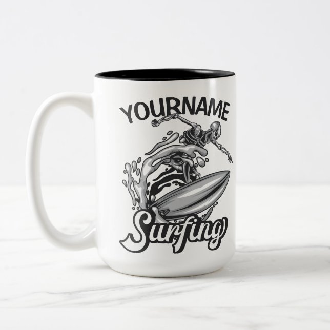 Personlig NAMN Surfer Big Wave Skeleton Surfing Två-Tonad Mugg (Vänster)