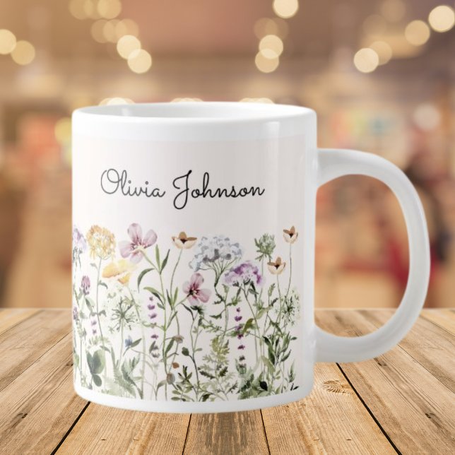 Personlig Namn WildblomGarden Jumbo Mugg (Close up, On the table)