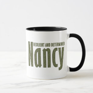 Personlig "Nancy" i Mörk Army Grönt Camouflage Mugg