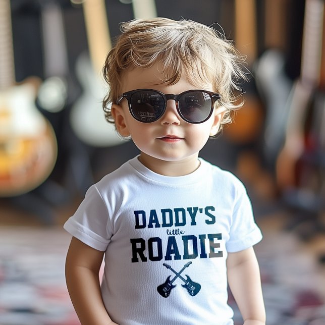 Personlig Pappor Little Roadie T Shirt (For those who are born to rock and roll!)