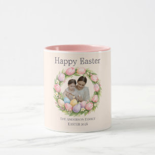 Personlig påsk med blomsterkrans och familjefoto mugg