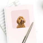 Personlig Pastel Rosa Phone Case med Hund Photo Fyrkantigt Klistermärke<br><div class="desc">Visa av kärlek för din vän med håriget med den här personligen klistermärke för rosa, med ett foto av hund och namn. Perfekt för att dekorera din bärbara dator, vattenflaska, bärbara dator eller något annat yta är detta högkvalitativa klistermärke både hållbart och dynamiskt. Bakgrunden till den mjuka pastellbilden framhäver hund...</div>