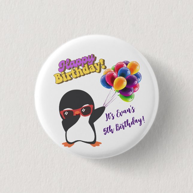 PERSONLIG PENGUIN BIRTHDAY-KNAPPAR KNAPP (Framsida)
