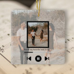 Personlig Photo and Text Music Player Julgransprydnad Keramik<br><div class="desc">Personlig Photo and Text Music Player ornament från Ricaso - lägg till ditt eget foto och din egen text,  perfekt för bröllopsgåvor,  Valentineser och mycket mer ... </div>