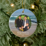 Personlig Photo Beach-julprydnad Julgransprydnad Keramik<br><div class="desc">Dekorera Julgran med den här personligen. Utformningen har det pulserande akvafblåa och vita havet vågar vid kusten Melbourne i Australien. Du kan ändra den moderna texten och lägga till din familj namn,  år och fotografi.</div>