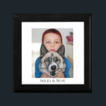 Personlig Photo Wood Keepsak Box Minnesask<br><div class="desc">En unik personlig fototrä som lackats med keepsakbox. Byt ut det här fotot mot ett eget favoritfoto av vilket slag som helst. Anpassa med dig och din hund,  katt eller något annat sällskapsdjur och lägg till namn nedan. En underbar keepy.</div>