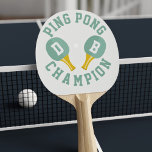 Personlig Ping Pong Champion Paddle Pingisracket<br><div class="desc">Strömpingspelare personlig pingpongpaddel - försök säga det! Lägg initialer på paddlarna och spela pingpong. Lämpligt för alla tennis-turneringar i bord och pappor som vill vinna.</div>