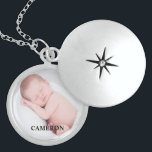 Personlig Pojke Photo Namn Anpassningsbar Berlockhalsband<br><div class="desc">Perfekt till det nya mor,  anpassa det här låset med hennes nyfödda pojke foto och namn. Elegant och vacker,  underbar mors dag eller hennes födelsedag. En omhuldad keepy av hennes son.</div>
