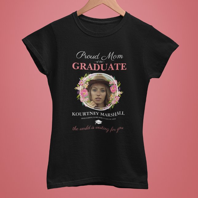 Personlig Proud Mamma från 2025 Student T-Shirt (Skapare uppladdad)