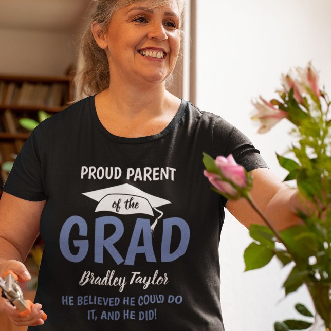 Personlig Proud Parent of the GRAD! T-Shirt (Skapare uppladdad)