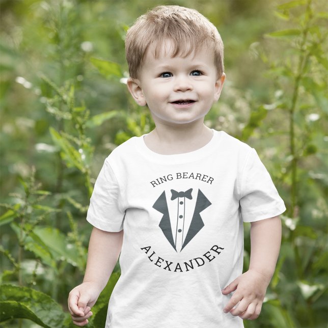 Personlig Ring Bearer Tuxedo Black White T Shirt (Skapare uppladdad)